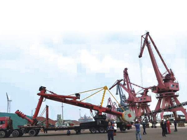 山東壽光市移動車載式卸船機(jī)現(xiàn)場